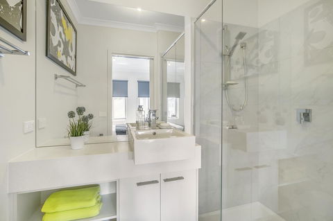 Marina Beach - Accommodation QLD 1