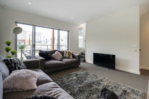 Marina Beach - Accommodation QLD 4