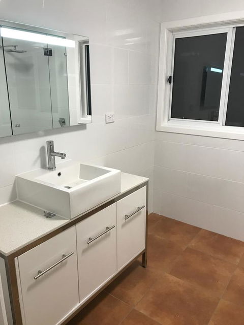 The Hill House - Accommodation QLD 8