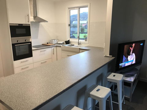 The Hill House - Accommodation QLD 14