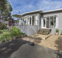 Sunset on Scott - Relax in tranquility  style - Accommodation QLD