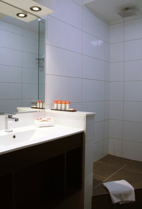 Hotel Grand Chancellor Melbourne - Accommodation QLD 10