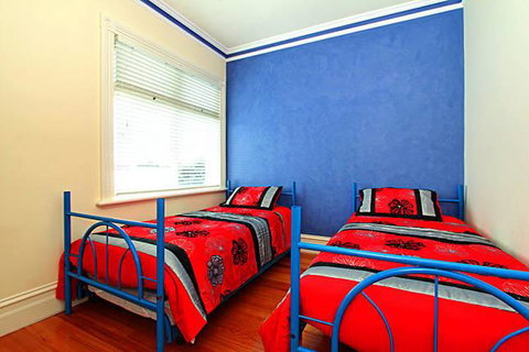 ABC Accommodation - Rosebud - Accommodation QLD 8