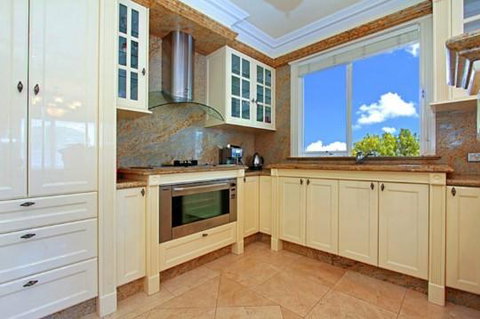 ABC Accommodation - Rosebud - Accommodation QLD 4