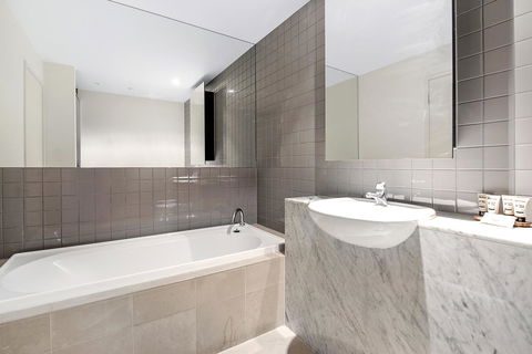 ULTIQA Little Collins (located At The Hero Apartment Building) - Accommodation QLD 15