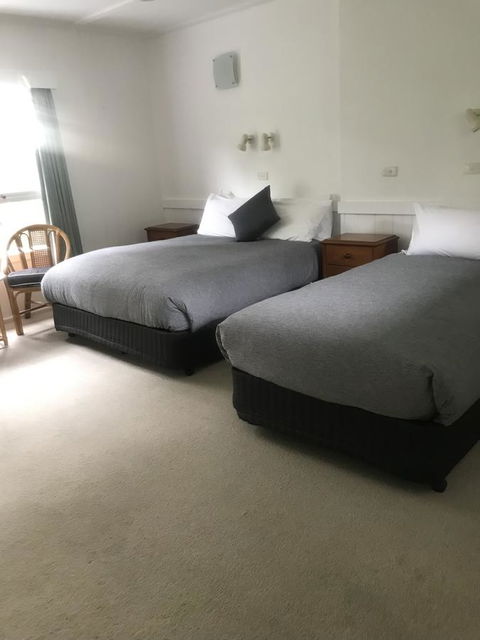 Gipsy Point Lodge & Cottages - Accommodation QLD 5