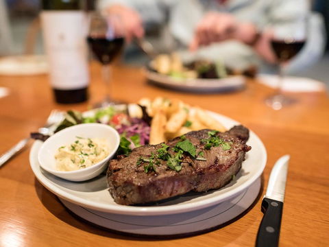 Gipsy Point Lodge & Cottages - Accommodation QLD 21