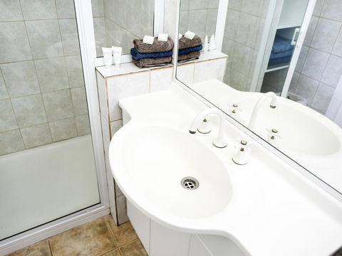 Gipsy Point Lodge & Cottages - Accommodation QLD 44