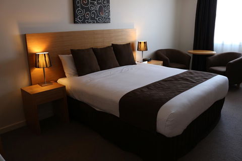 Bairnsdale International - Accommodation QLD 11