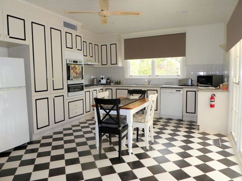 Fairbank House - Accommodation QLD 10