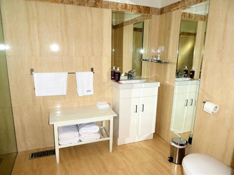 Fairbank House - Accommodation QLD 8