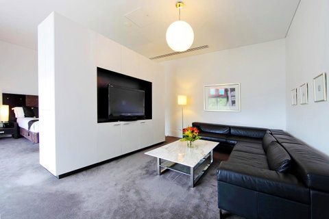 Seasons Heritage Melbourne - Accommodation QLD 16