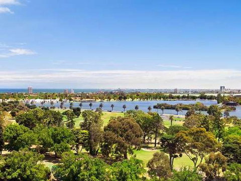 Wyndel Apartments - St Kilda Views - Accommodation QLD 21