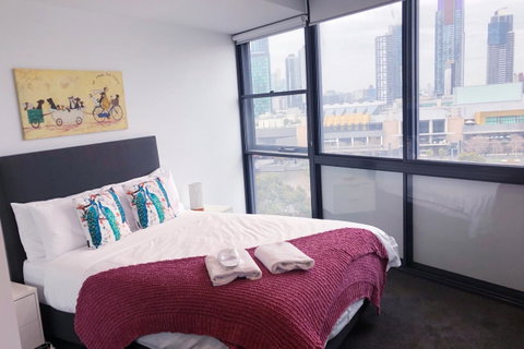 Trendy City Pad Melbourne - Accommodation QLD 1