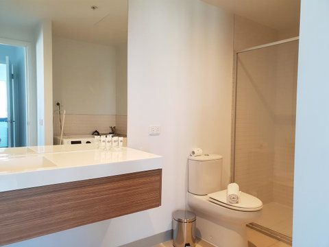 Trendy City Pad Melbourne - Accommodation QLD 14