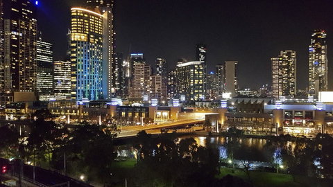 Trendy City Pad Melbourne - Accommodation QLD 6
