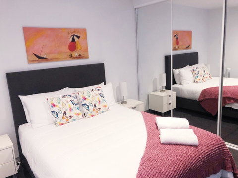 Trendy City Pad Melbourne - Accommodation QLD 2