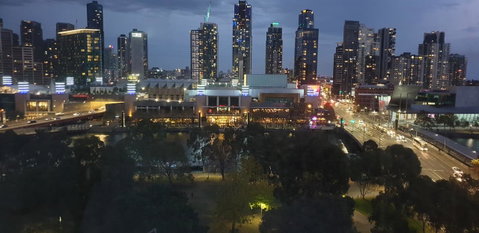 Trendy City Pad Melbourne - Accommodation QLD 11