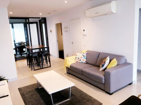 Trendy City Pad Melbourne - Accommodation QLD 3