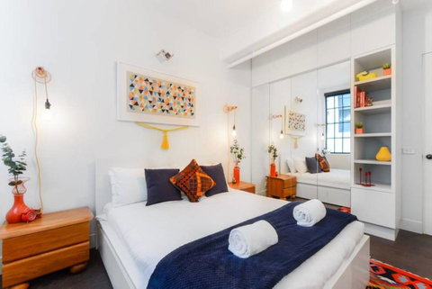 Spacious Designer Warehouse Melbourne CBD Apartment - Accommodation QLD 6