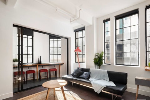 Spacious Designer Warehouse Melbourne CBD Apartment - Accommodation QLD 2
