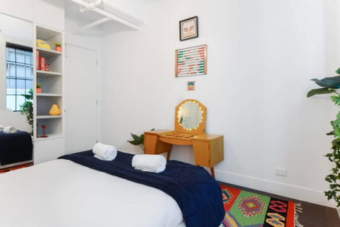 Spacious Designer Warehouse Melbourne CBD Apartment - Accommodation QLD 5