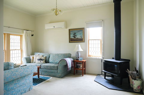 Miss Pym's Cottage - Accommodation QLD 35