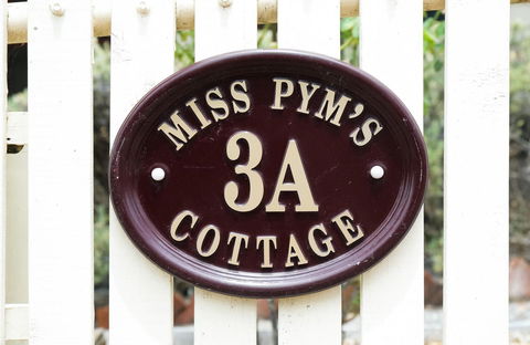 Miss Pym's Cottage - Accommodation QLD 6