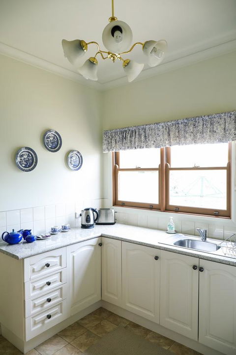 Miss Pym's Cottage - Accommodation QLD 27