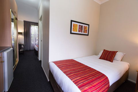 Barkly Motorlodge - Accommodation QLD 17