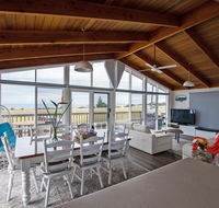 Stunning Waterfront only 10 minutes to Phillip Island - Pet Friendly - Accommodation QLD