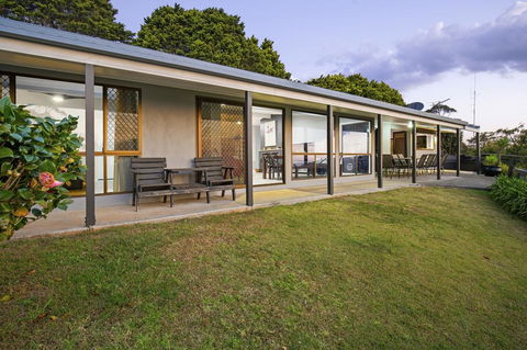 The Bird House - Accommodation QLD 3
