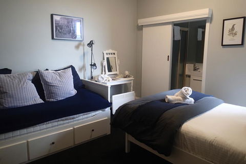 The Bischoff Hotel - Accommodation QLD 1