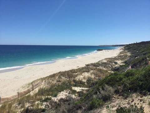 The Blue Beach House - Accommodation QLD 1