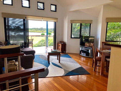 The Boathouse - Accommodation QLD 2