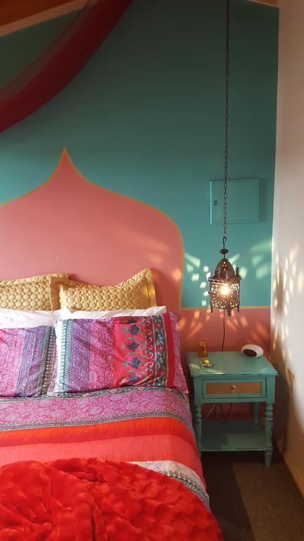 The Bohemian Art Studio - Accommodation QLD 3