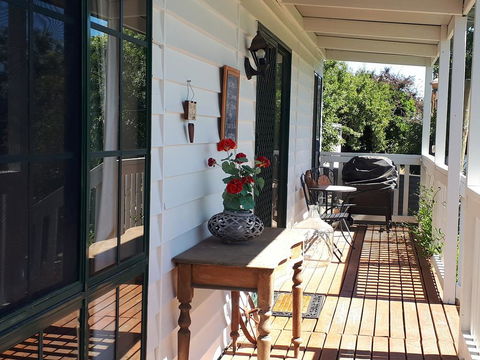 The Bohemian Art Studio - Accommodation QLD 1