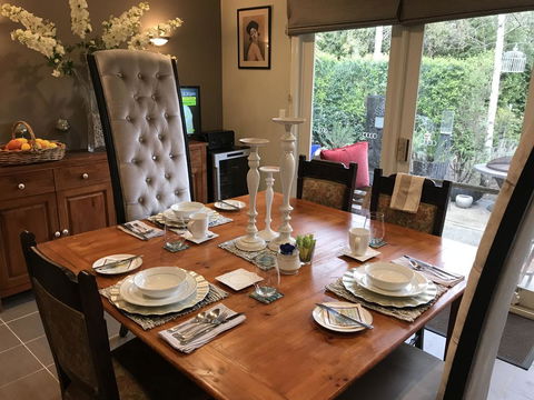 The Booville Hotel - Accommodation QLD 3