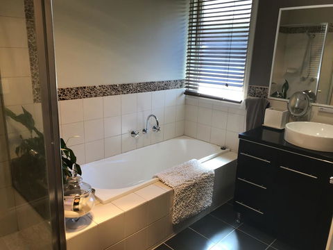 The Booville Hotel - Accommodation QLD 0