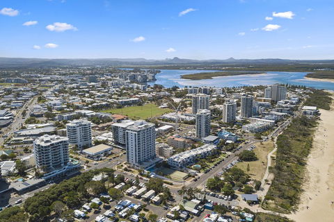 The Burlington Holiday Apartments - Accommodation QLD 1