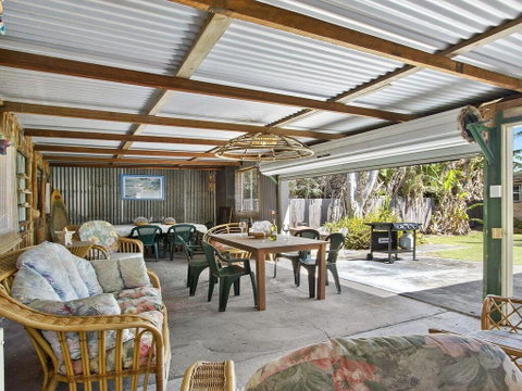 The Burra Break - 3 Minute Walk To Beach Access - Accommodation QLD 1