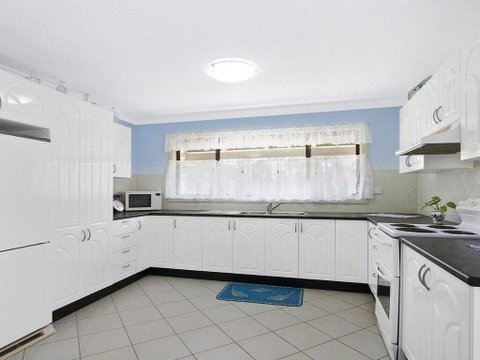 The Burra Break - 3 Minute Walk To Beach Access - Accommodation QLD 2