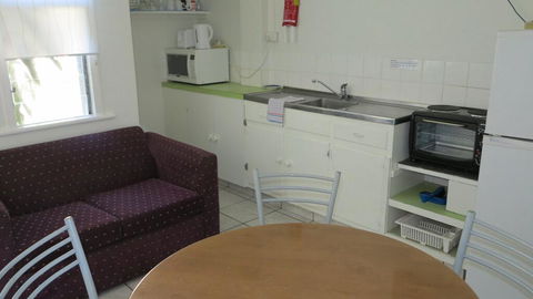 The Captain's Manor On Cook Unit 8 - Accommodation QLD 3