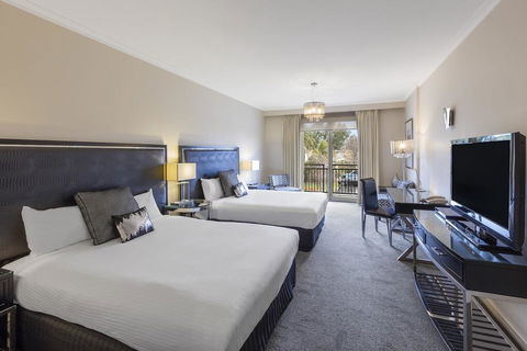 The Carrington Hotel - Accommodation QLD 1