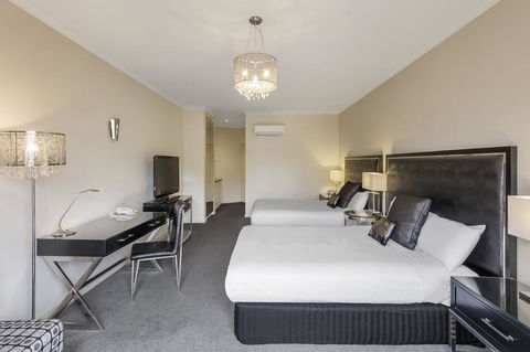 The Carrington Hotel - Accommodation QLD 2