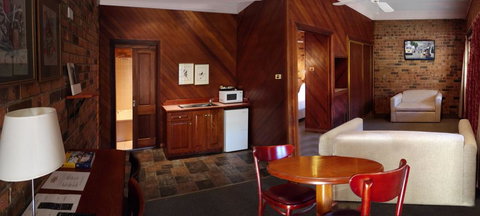 The Carrington Inn - Bungendore - Accommodation QLD 1