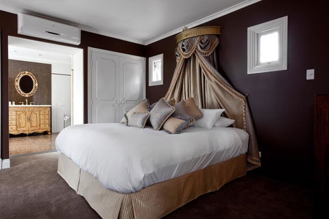 The Castle On Tamborine - Accommodation QLD 1