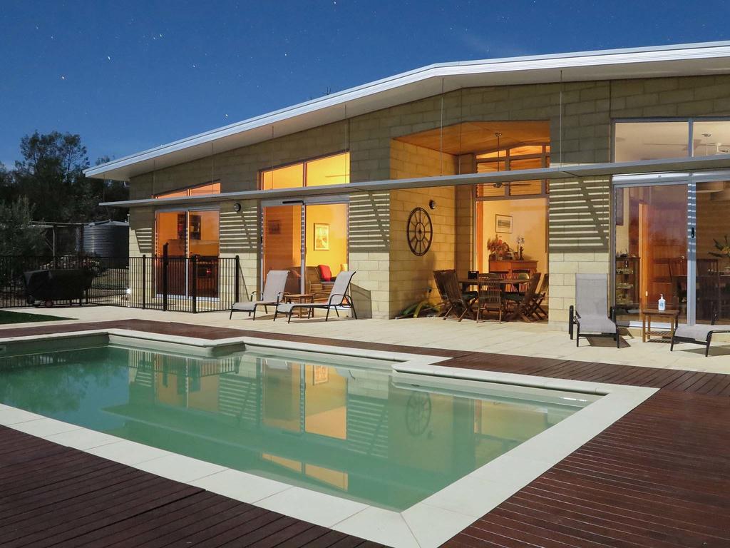 Sedgwick VIC Accommodation QLD