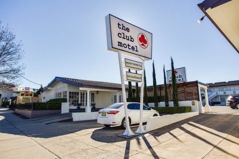 The Club Motel And Apartments - Accommodation QLD 2