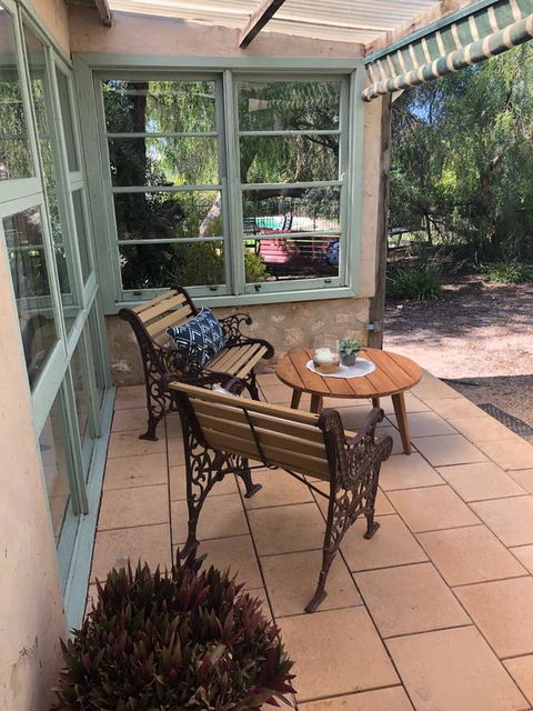 The Coach House - Accommodation QLD 3